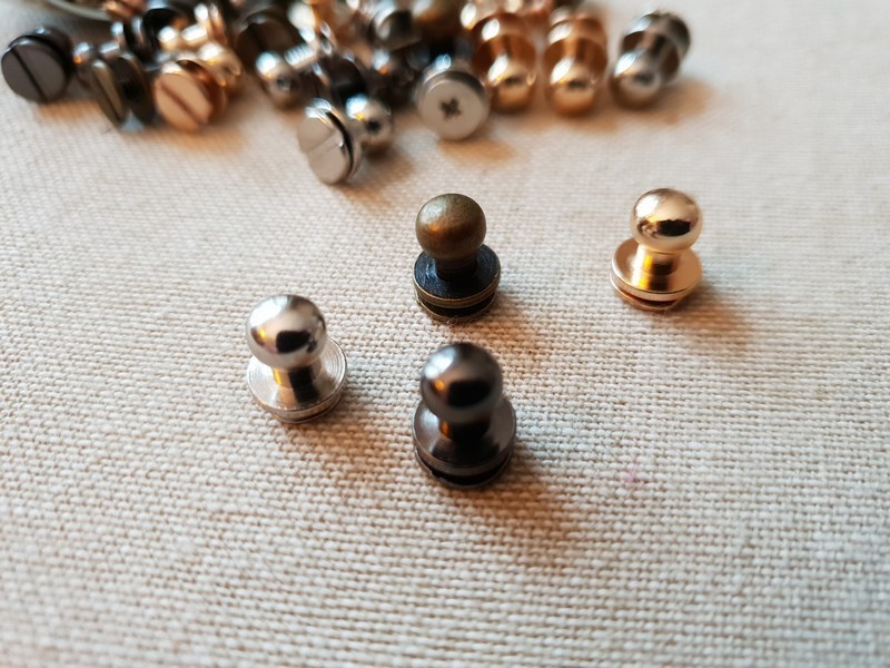 20180904_182233_ml LCF - Bouton de col poignée coloris Noir Métal 7x5mm – Image 1