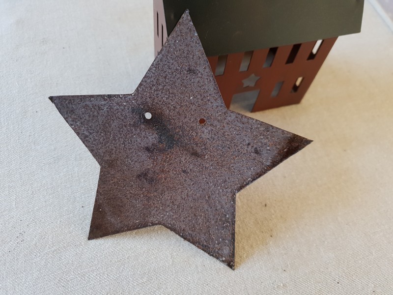 20190226_101601_ml LCF - Rusty Tin Star, avec trou – Image 1