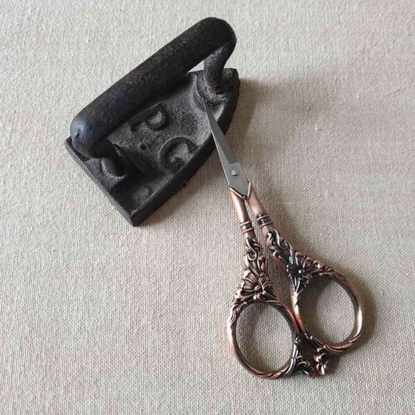 AX - Ciseaux Mme de Montespan Cuivre