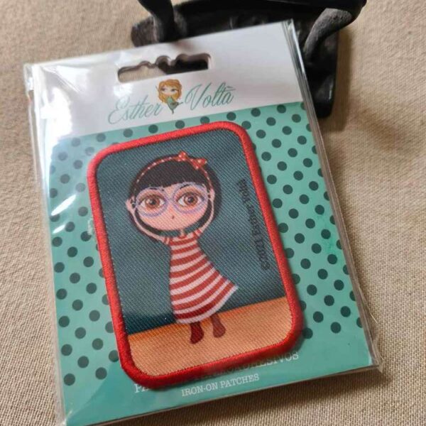 COM - Motif thermocollant Esther Volta robe rayures blanches/rouges