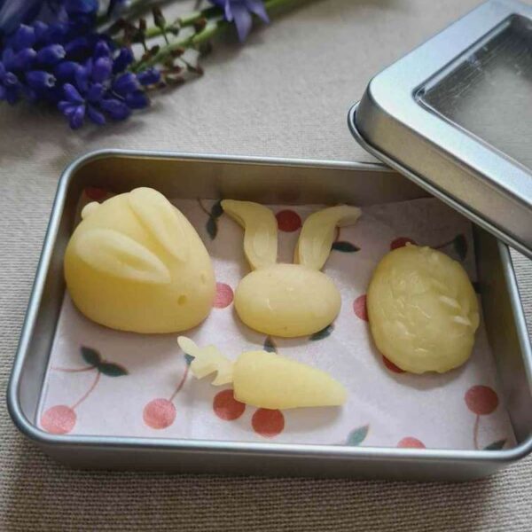 LCF - Boite métal , lot spécial Pâques Cire d'abeille