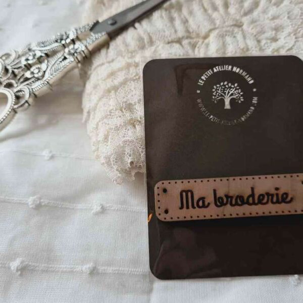Le petit Atelier Normand - Bouton "Ma Broderie"