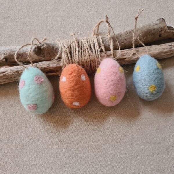 RICO DESIGN - Pendentifs Oeufs de Pâques à pois 4 pièces