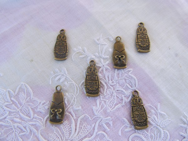 charm bronze - Matriochka