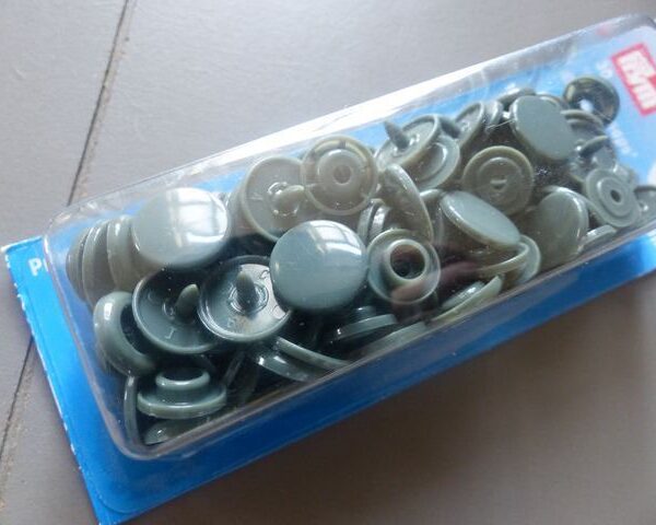 PRYM -  Boite pressions Color Snaps Couleur Gris foncé