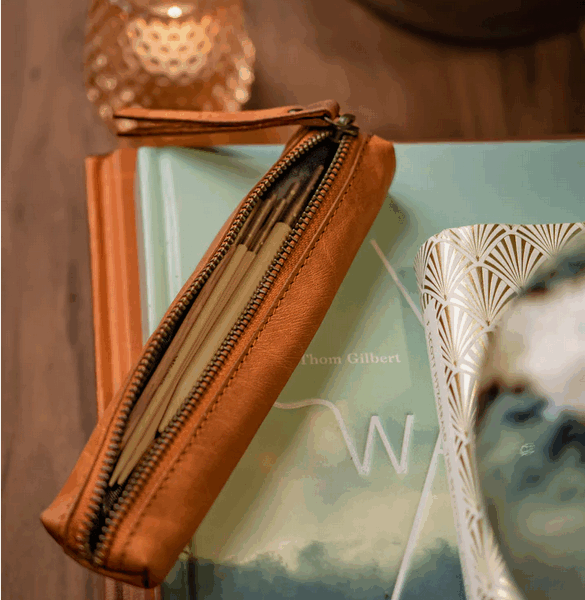 Muud - Trousse accessoires tricot crochet en cuir véritable coloris cognac