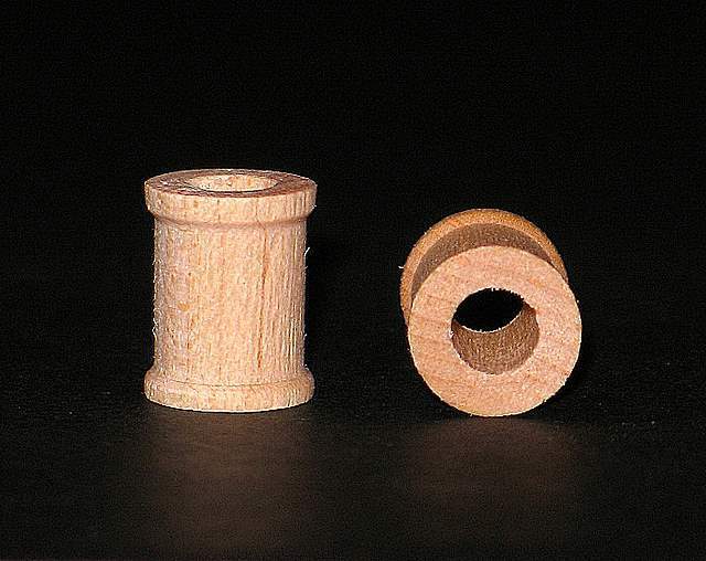 Wood_Sewing_Spool_1056_ml LCF - Minibobine bois Réf 1056 – Image 1
