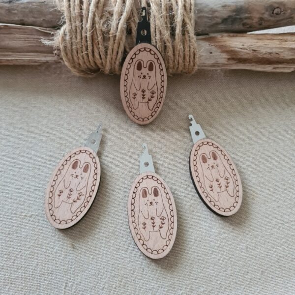 LCF - Enfile aiguille facile modèle Lapin