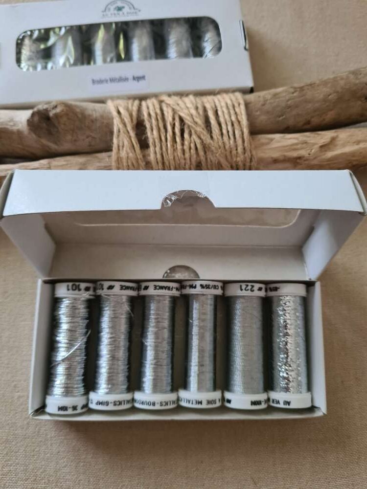 pack-decouverte-fils-metal-argent-au-ver-a-soie_ml AVAS - Pack découverte 6 bobines métal ARGENT – Image 1